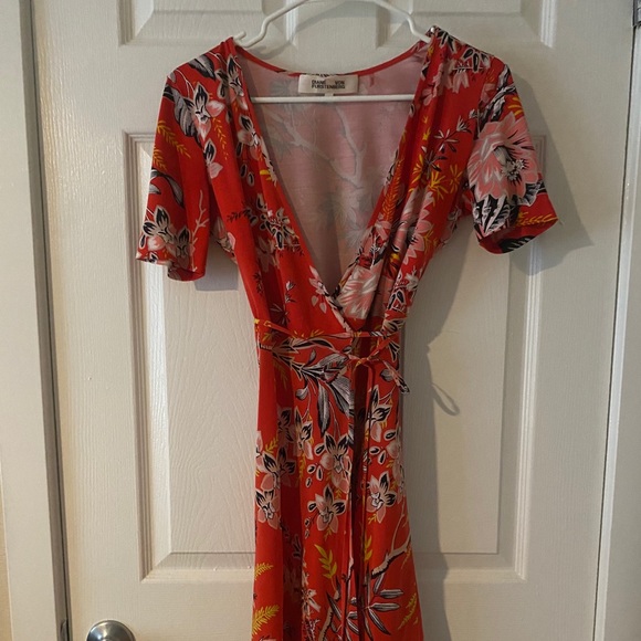 Diane von Furstenberg floral wrap dress - Picture 7 of 9